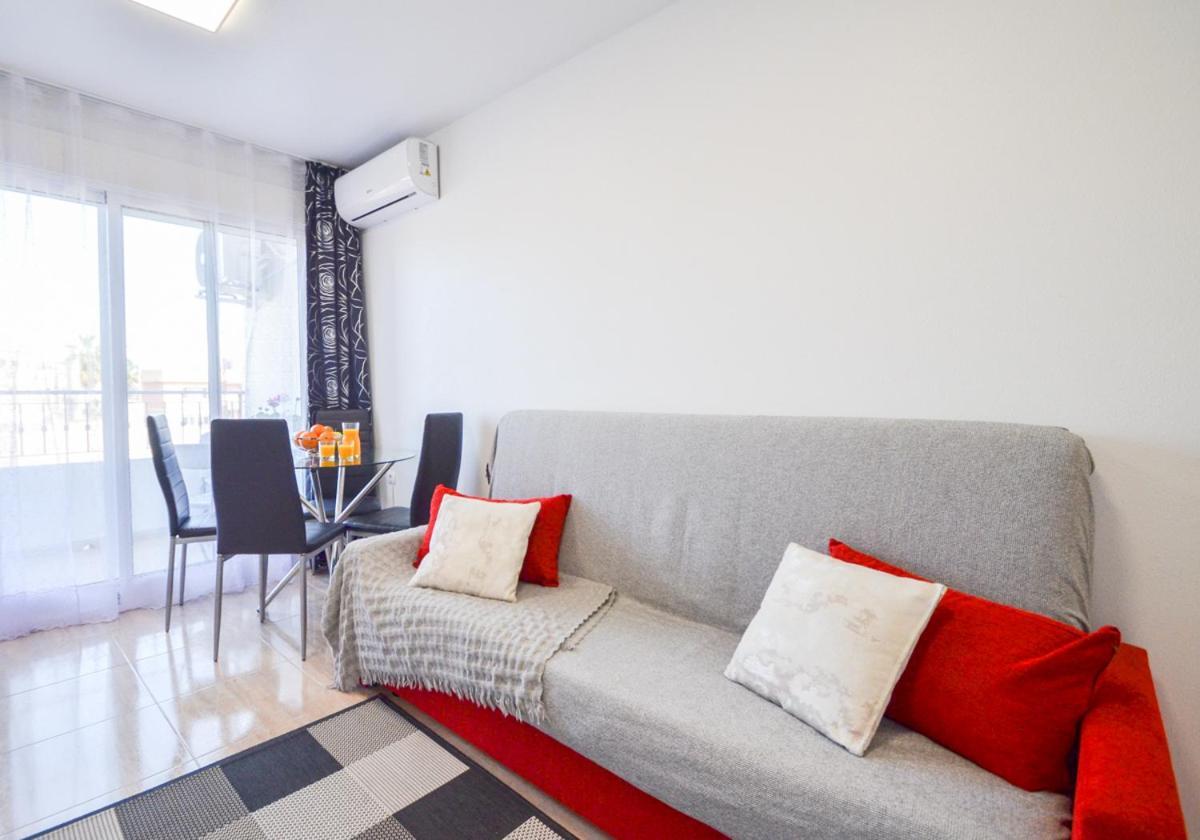 Schoene Wohnung Mit Pool , Wi-Fi Und Privat Garage Торрев'єха Екстер'єр фото
