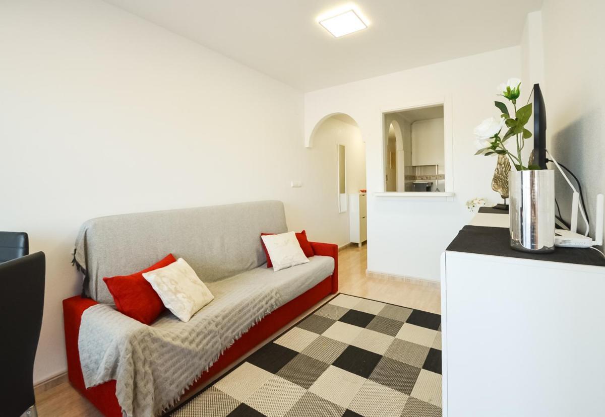 Schoene Wohnung Mit Pool , Wi-Fi Und Privat Garage Торрев'єха Екстер'єр фото