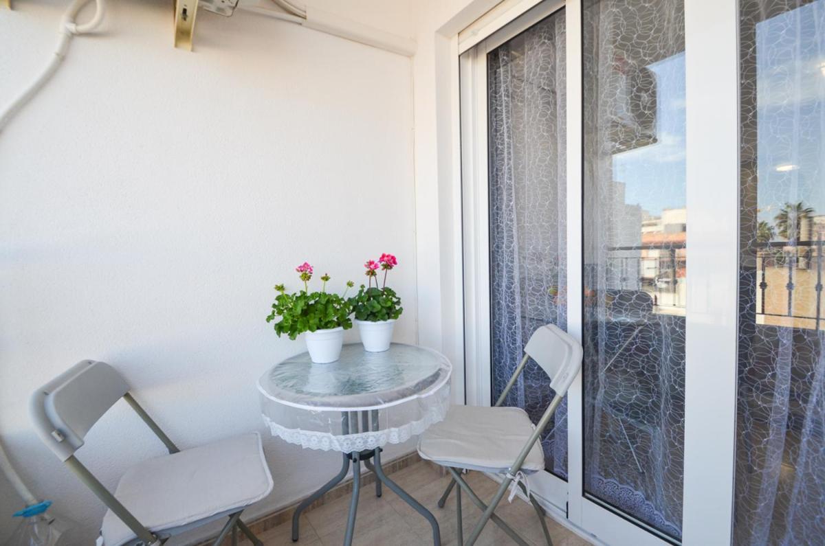 Schoene Wohnung Mit Pool , Wi-Fi Und Privat Garage Торрев'єха Екстер'єр фото
