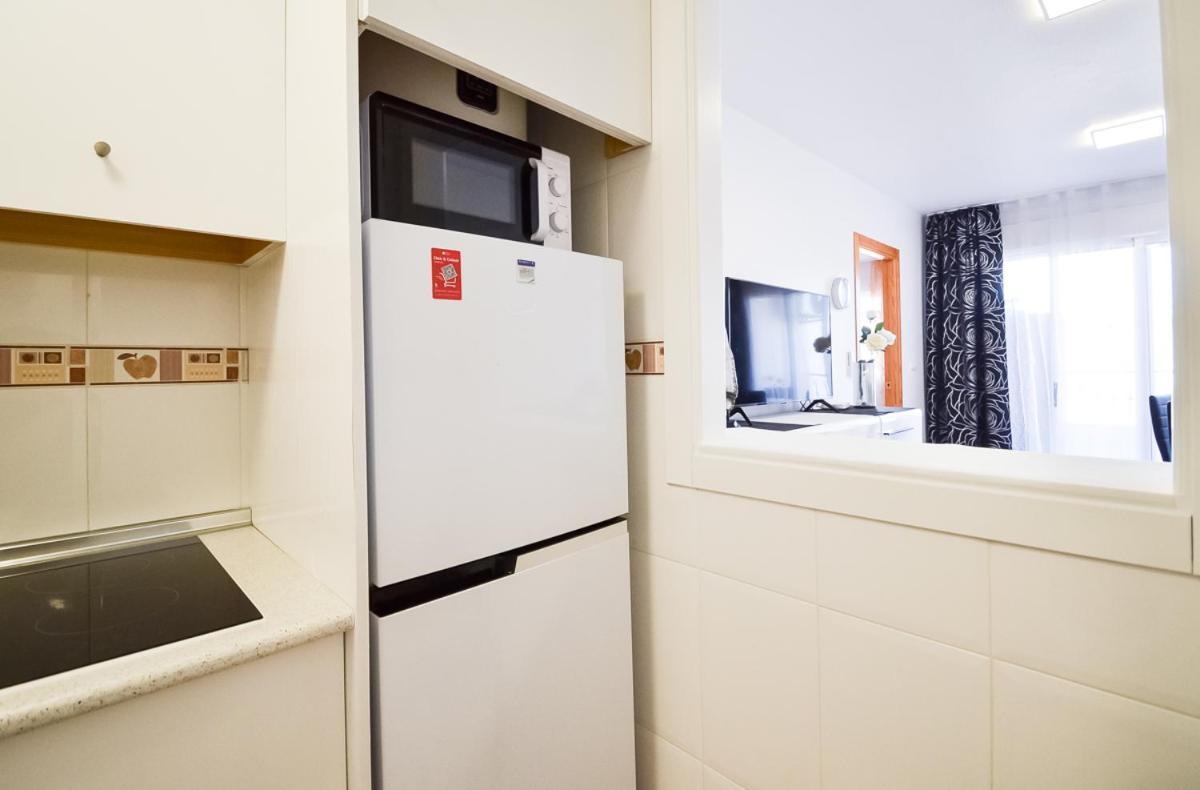 Schoene Wohnung Mit Pool , Wi-Fi Und Privat Garage Торрев'єха Екстер'єр фото