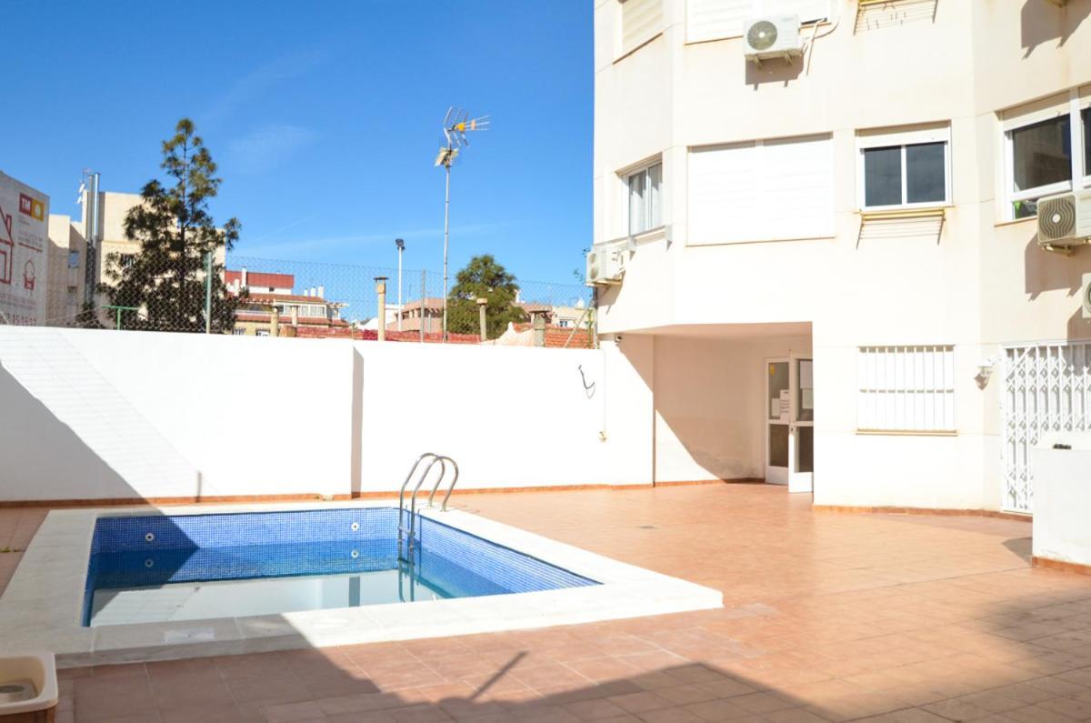 Schoene Wohnung Mit Pool , Wi-Fi Und Privat Garage Торрев'єха Екстер'єр фото