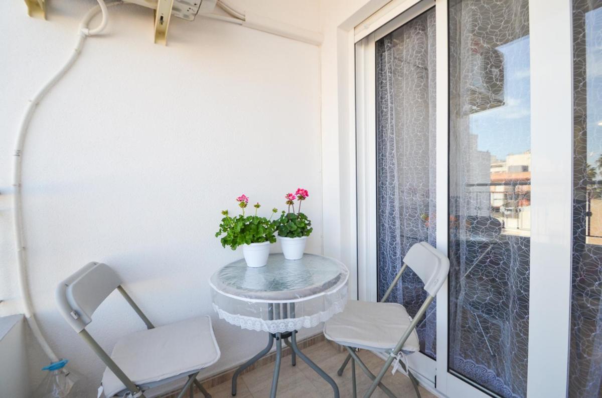 Schoene Wohnung Mit Pool , Wi-Fi Und Privat Garage Торрев'єха Екстер'єр фото