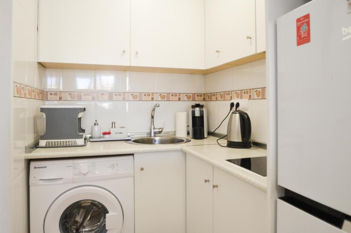 Schoene Wohnung Mit Pool , Wi-Fi Und Privat Garage Торрев'єха Екстер'єр фото